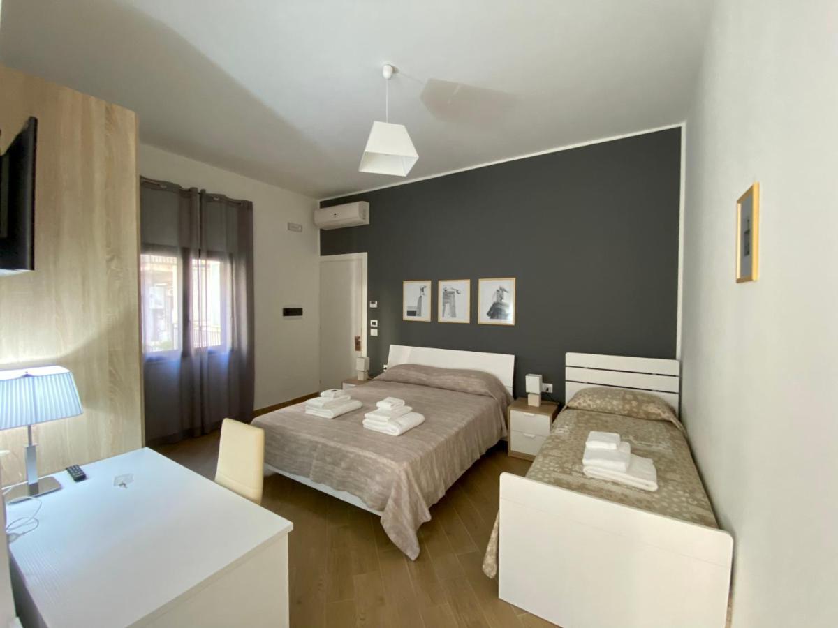 Bed and Breakfast Le Muse à Reggio de Calabre Extérieur photo